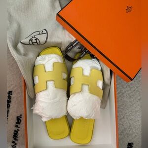 Hermes Oran Sandals 38.5 Epsom Yellow